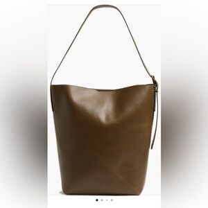 Madewell The Essential Bucket Tote